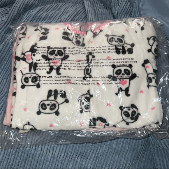 Absorba Kids' 2-pack Fleece Blanket Sleeper Panda & Hearts ๐ผ ๐ 2T - Picture 4 of 6